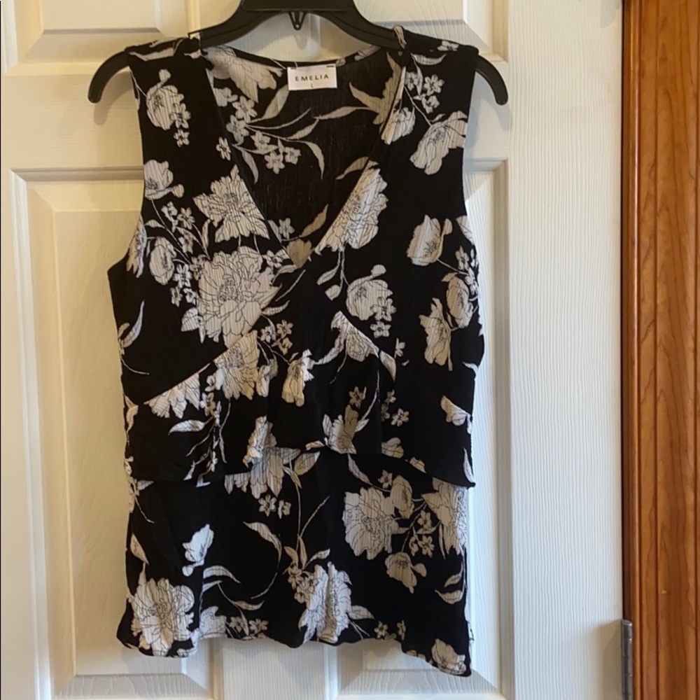 Emelia sleeveless blouse